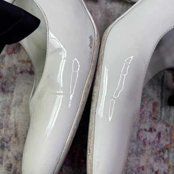 Chanel Patent Mary Jane CC Bow Pumps - Picture 6 of 16